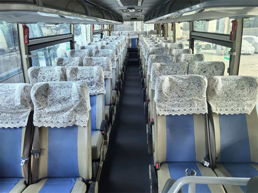 53座大巴车