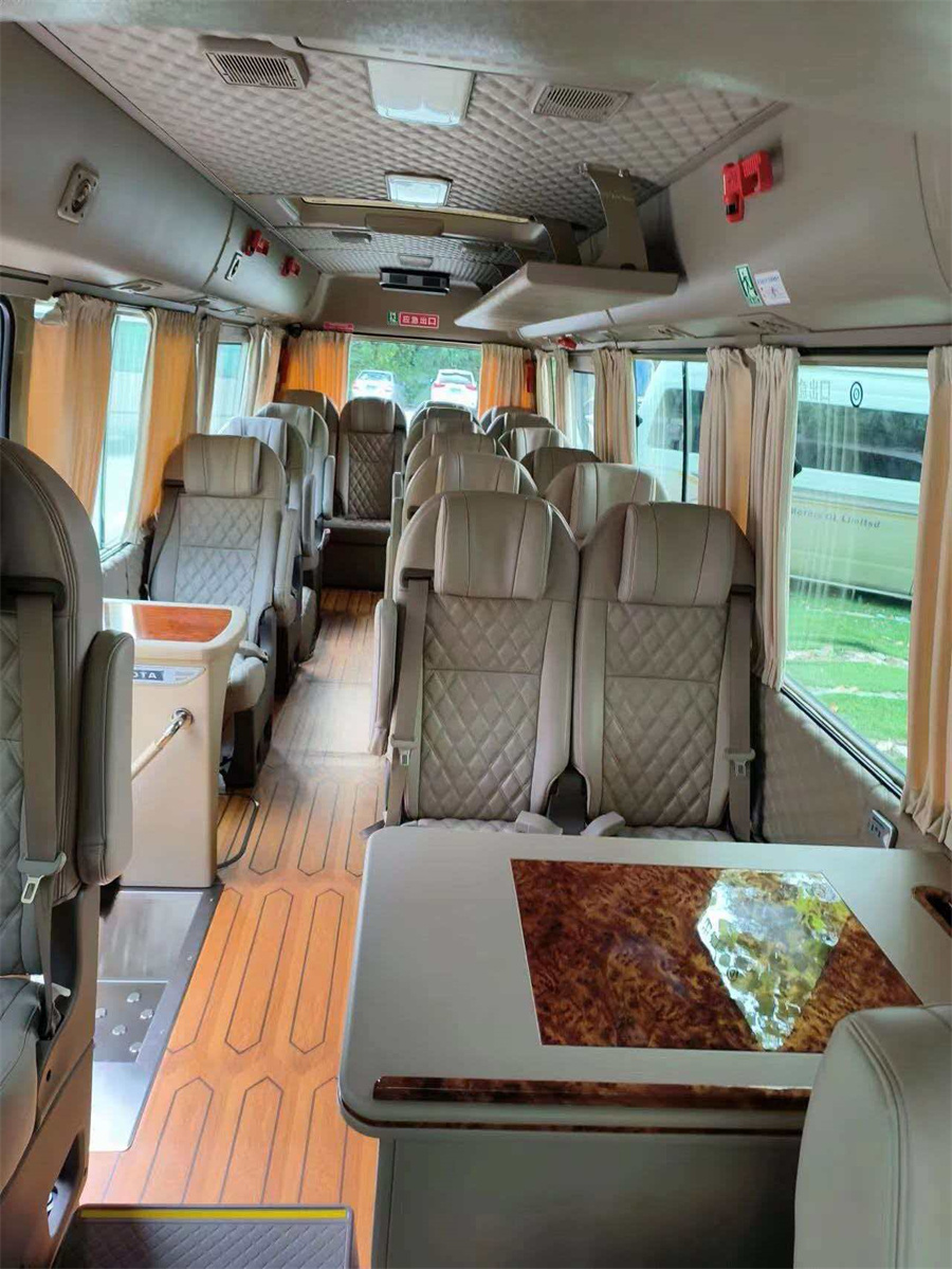 19座丰田考斯特